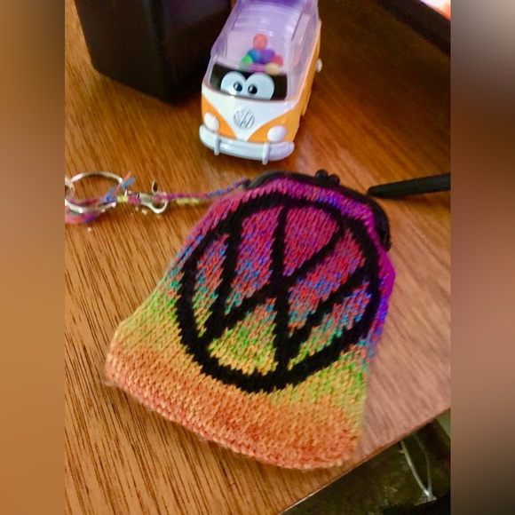 Handmade Knit NOT Officially Licensed Car Emblem Snap Coin Purse Wallet Fan Art - Picture 4 of 10